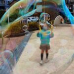 親子で楽しむシャボン玉